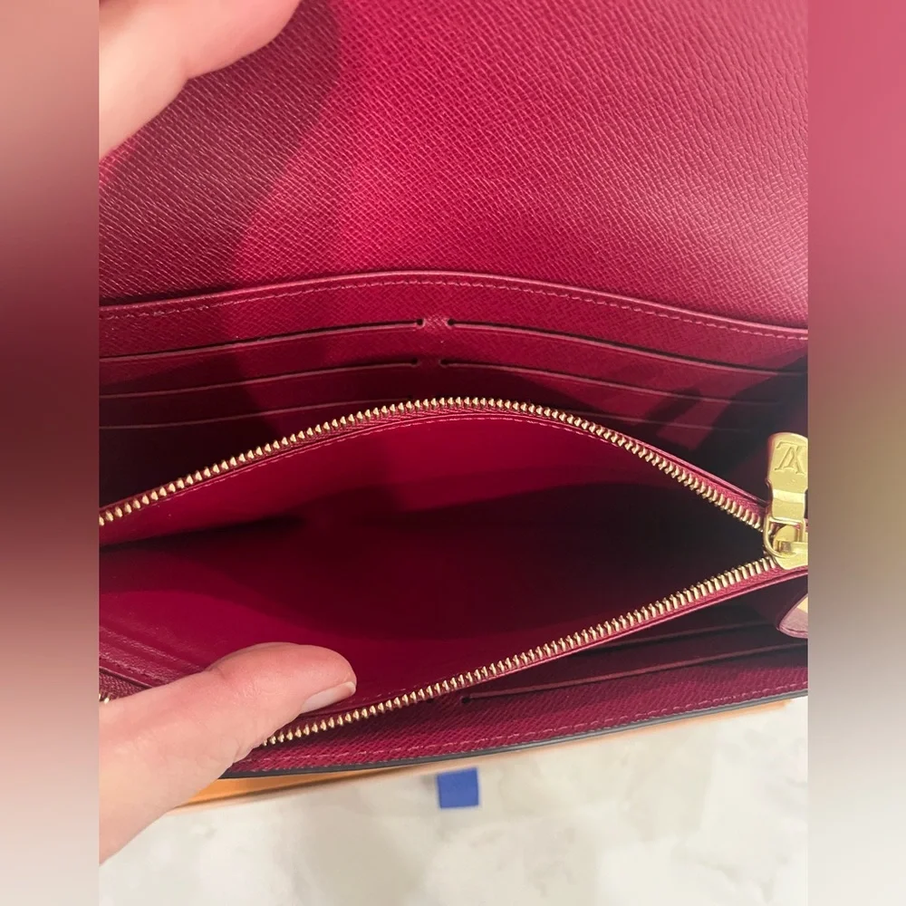 Louis Vuitton Sarah Brown Monogram Wallet - Picture 5 of 12